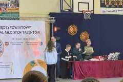 Ósmoklasiści w akcji: odkrywamy Zespół Szkół w Gromniku!